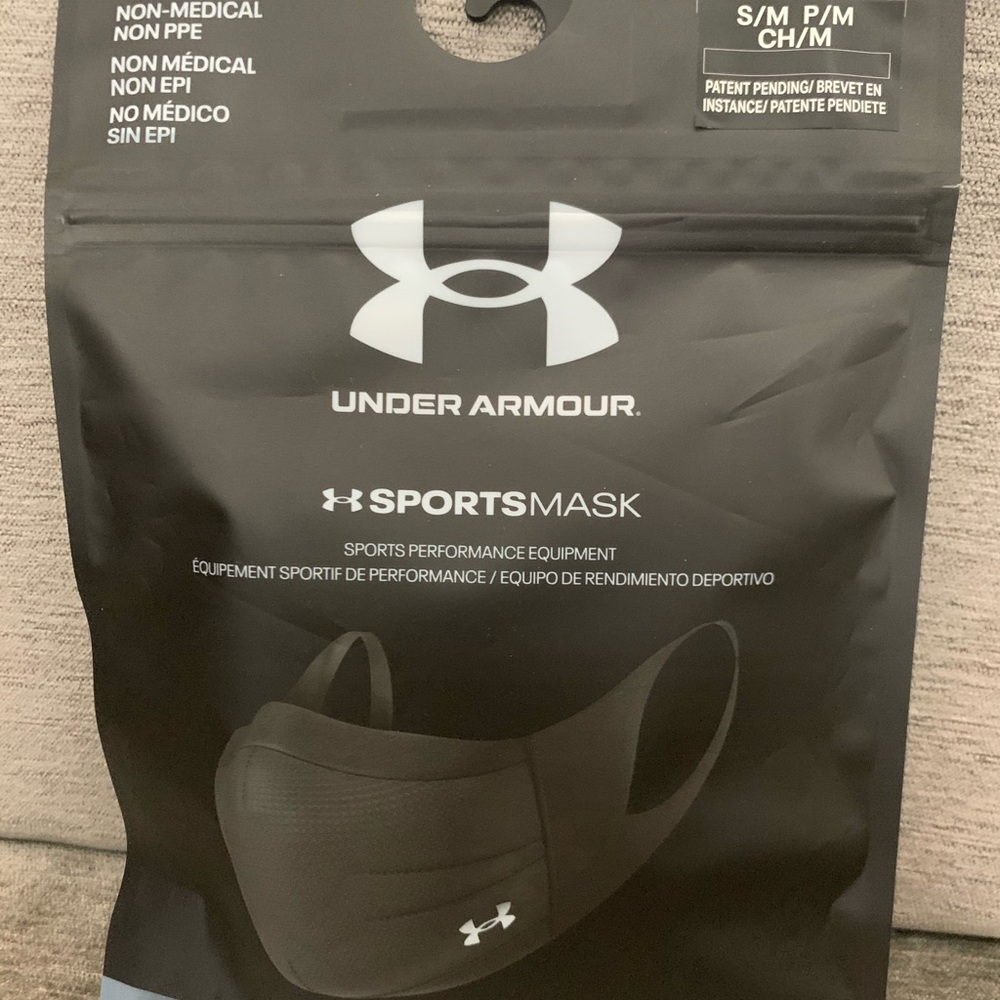 Under Armour Sports Mask Sealed, NEW